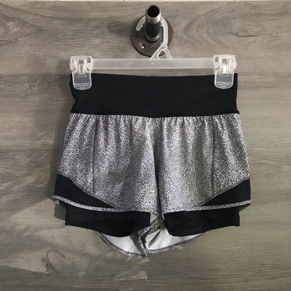 lululemon athletica Pants - Lululemon Hotty Hot Short Naked 4”